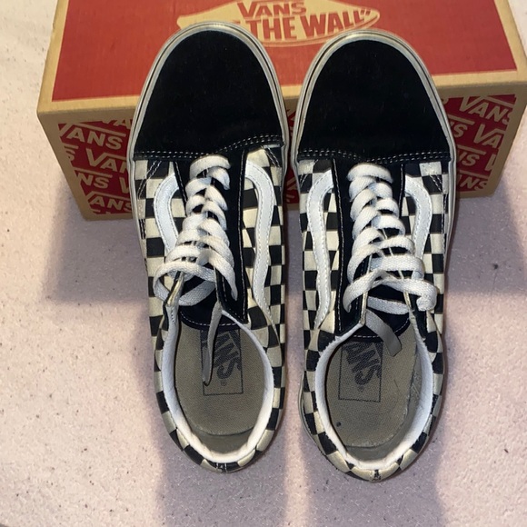 Checked board old Skokie vans. - Picture 4 of 4